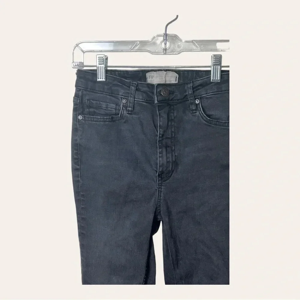 0496W. Free PEOPLE HIGH RISE STIRRUP SKINNY JEANS BLACK‎ WOMEN’S SIZE 27